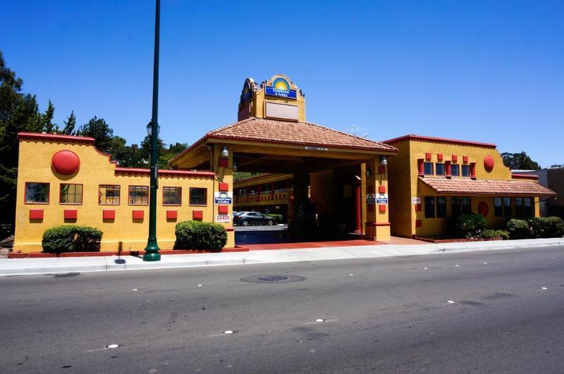 Mission Inn And Suites Hayward Exterior photo